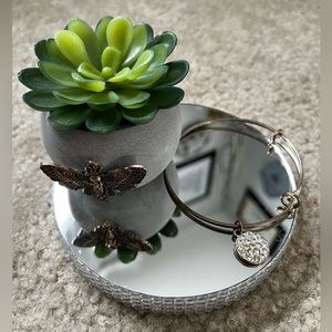 Faux silver bracelet with bling 😉